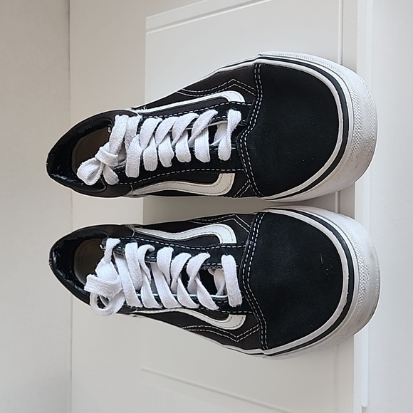 Vans Other - Vans black and white Old Skool MENS size 5.5 WOMENS size 7